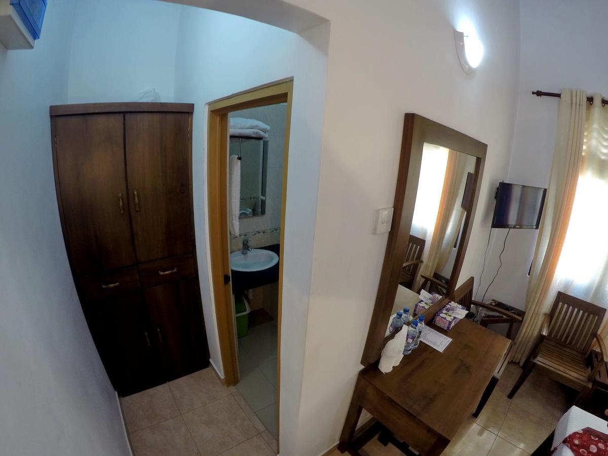 אמבלנגודה Ramon Beach Resort מראה חיצוני תמונה