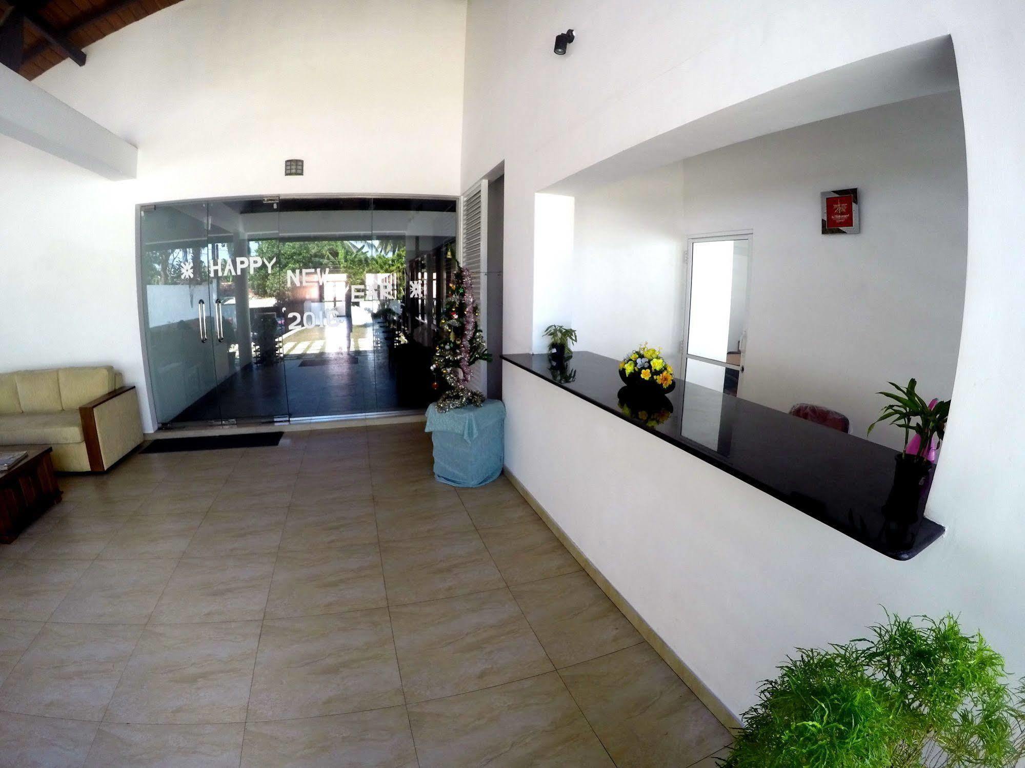 אמבלנגודה Ramon Beach Resort מראה חיצוני תמונה
