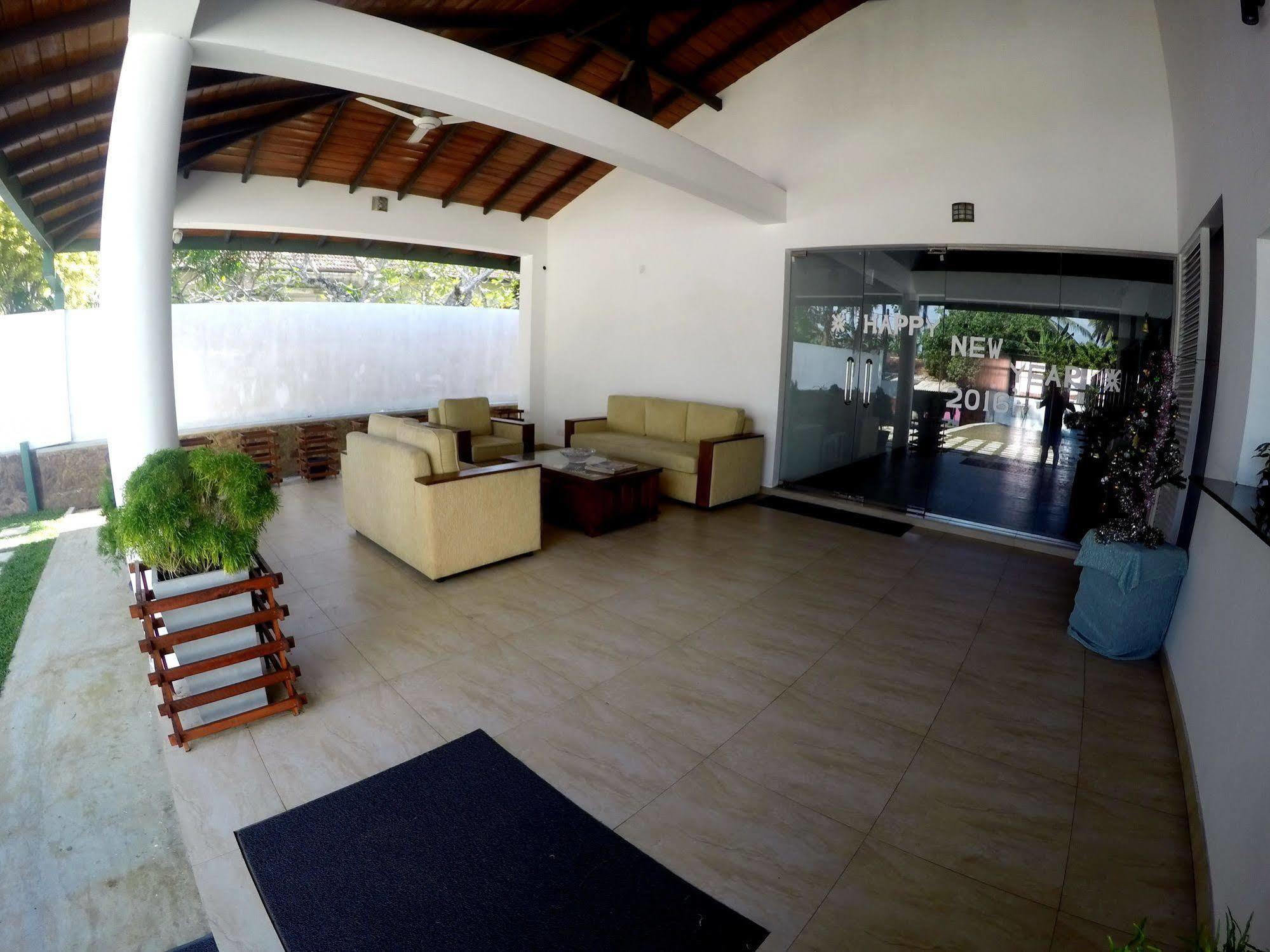 אמבלנגודה Ramon Beach Resort מראה חיצוני תמונה