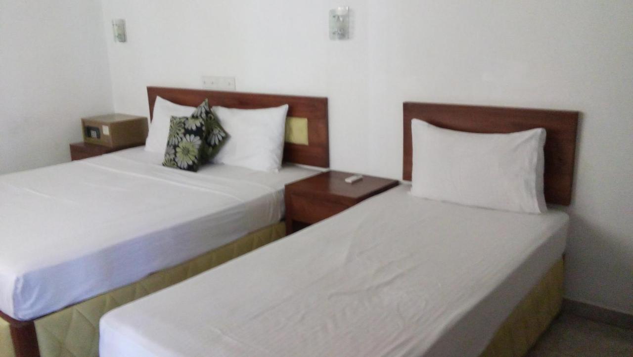 אמבלנגודה Ramon Beach Resort מראה חיצוני תמונה